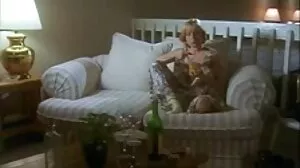 Η με καμπύλες μαμά Sybil Stallone παίρνει τον γιο της για βόλτα
