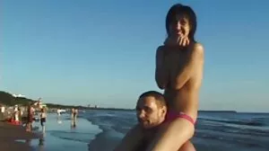 BangBros: Ο διαρρήκτης χαστουκίζει τη βυζιά του στο PornHD με την Bella Rolland