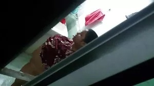 Το σφιχτό MILF παίρνει ένα τεράστιο φορτίο στο πρόσωπό της