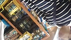 Η έφηβη φίλη λατρεύει το μεγάλο χοντρό κόκορα του BF της βαθιά μέσα στο pooper της