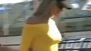 Ακόμα ένας ηλίθιος παγιδευμένος και σκασμένος - Busty Stepmoms
