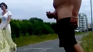 Χοντρή Γαλλίδα χαριτωμένη ξύπνησε με κόκορα