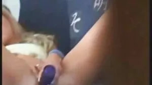 Το σφιχτό MILF παίρνει ένα τεράστιο φορτίο στο πρόσωπό της
