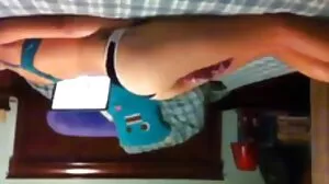 MILF Cougars έξω για να κυνηγήσουν Man-Prey