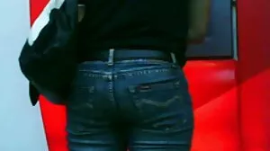 BLACKEDRAW Ο τεράστιος Dong εκτοξεύει την Blondie στους Smithereens