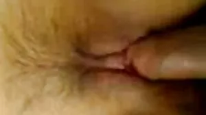 Η μελανωμένη FemDom Ivy Lebelle κάθεται στο Lucky Lad