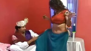 Πρωκτικές επιθυμίες με την καυτή μαμά Candice Dare