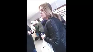 Αυτό το μωρό ανοίγει την πόρτα - τι κάνεις;