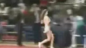 Ο Lil' Dude χτυπάει τη θετή μαμά την Ημέρα των Ευχαριστιών
