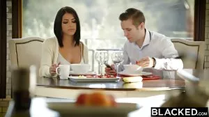 Προ-προπόνηση Deepthroat Blowjob για Stepson