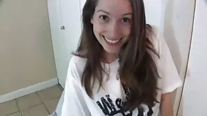 Δερμάτινο Rocker Babe Monique τρώει πουλί