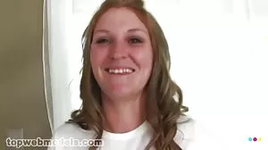 MYLF Busty Milf Maid Penny Barber αφήνει το αφεντικό της να γαμήσει το ζουμερό της μουνί για χρήματα