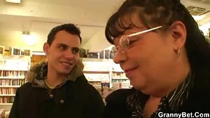 Veiled Whore Blows Cock & Smoke